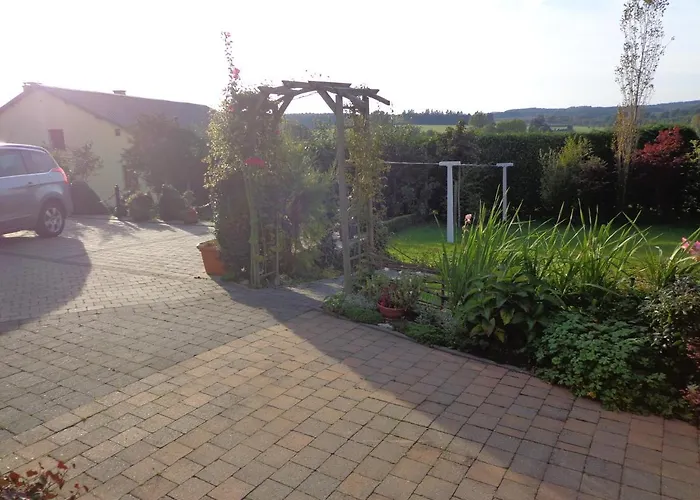 Le Chant Du Merle Bed and Breakfast Neufchâteau