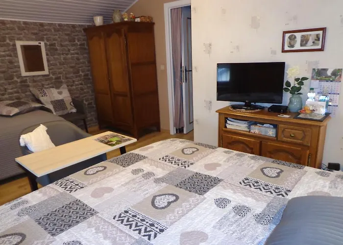 Bed and Breakfast Le Chant Du Merle 3*